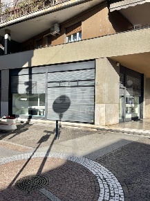Foto Negozio in Via san bernardo 6, Senago di 73 m² con 1 locali in vendita