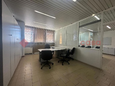 Foto Ufficio a Arezzo Giotto di 147 m² con 6 locali in affitto