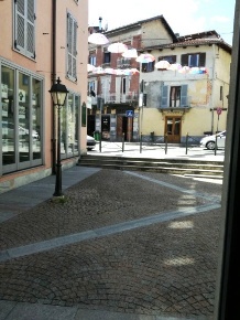 Foto Negozio in Via Roma 60, Giaveno Centro di 115 m² con 3 locali