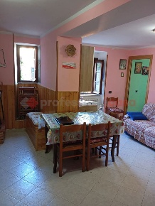 Foto Casa indipendente in Via Di Circonvallazione 16, Vallinfreda di 50 m²