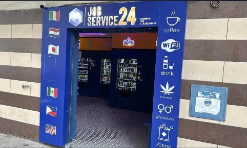 Foto Negozio in Ariosto, Casoria Centro di 27 m² con 1 locali in vendita