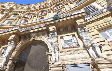 Foto Ufficio a Napoli Centro Storico di 260 m² con 7 locali in vendita