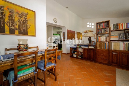 Foto Appartamento in Via San Bartolo a Cintoia 1, Firenze di 125 m²