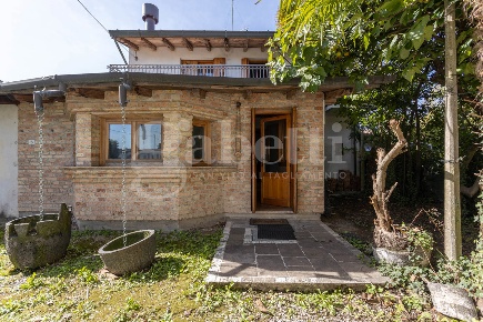 Foto Casa indipendente in Via Pasubio 6, Chions Centro di 160 m² in vendita