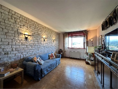 Foto Appartamento a Ancona di 130 m² con 6 locali in vendita