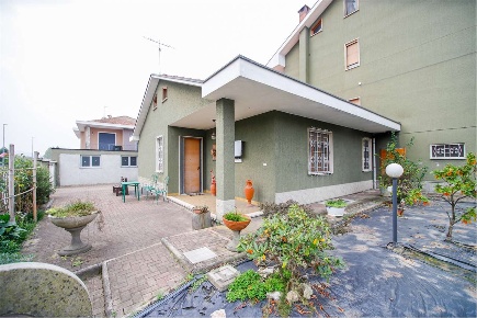 Foto Villa unifamiliare in via Santa Chiara 2, Brandizzo di 127 m²