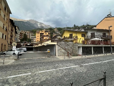Foto Box in via Roma, Saint-Vincent Centro di 28 m² con 1 locali in vendita