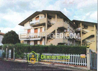 Foto Appartamento in Via pisa, Aulla Serricciolo di 281 m² con 10 locali