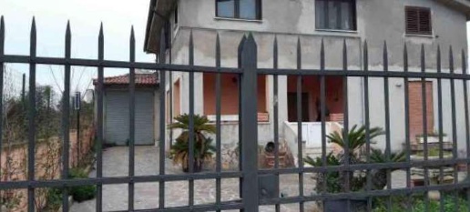 Foto Villa a schiera in Via Vittorio Gauthier 20, Fiumicino Fiumicino Paese