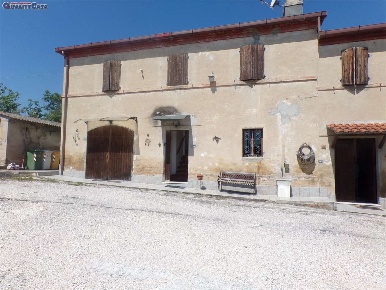 Foto Rustico a Monsano di 220 m² con 4 locali in vendita