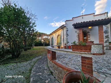 Foto Villa unifamiliare in Via Risorgimento, Pietrasanta di 150 m²