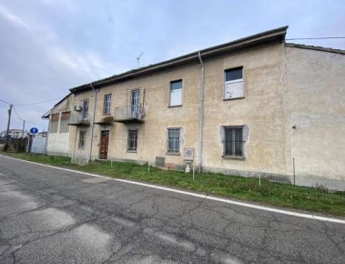 Foto Casa indipendente in Via della Repubblica, Trino Centro di 288 m²