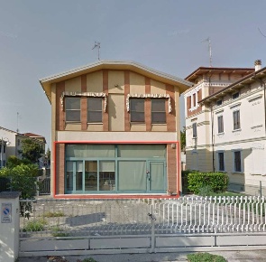 Foto Ufficio in Via IV Novembre, Quistello Centro di 90 m² con 1 locali