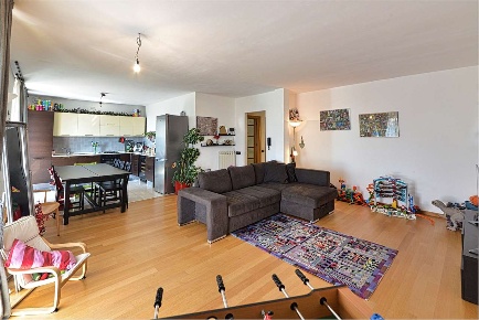 Foto Appartamento a Capiago Intimiano di 130 m² con 4 locali in vendita