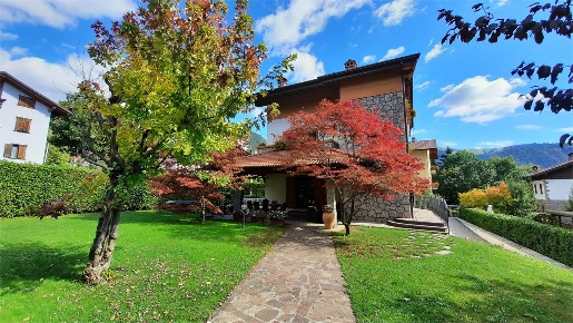 Foto Appartamento in via Provinciale, Castione della Presolana Centro