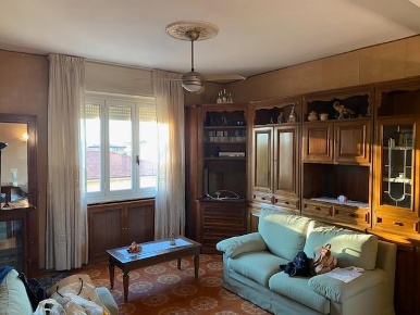 Foto Appartamento a Cascina Centro di 85 m² con 5 locali in vendita