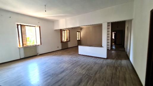 Foto Appartamento a San Miniato San Miniato Basso di 180 m² con 8 locali