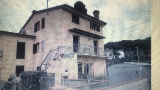 Foto Appartamento a San Giuliano Terme Arena Metato di 108 m² con 5 locali