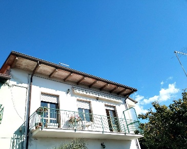 Foto Appartamento a Massa Centro di 110 m² con 5 locali in vendita