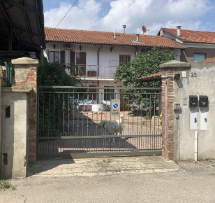 Foto Appartamento a Riva presso Chieri Centro di 106 m² con 4 locali