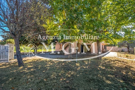 Foto Casa indipendente a Bientina Quattro Strade di 260 m² con 6 locali