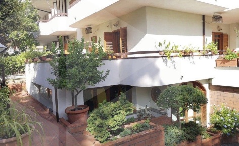 Foto Casa indipendente in Via Aldo Moro 146, Somma Vesuviana di 440 m²