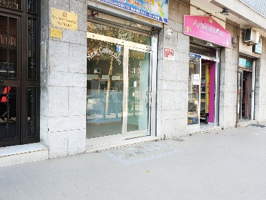 Foto Negozio in della Repubblica, Calvizzano di 33 m² con 2 locali