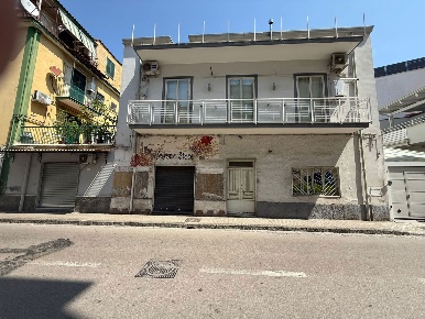 Foto Attività commerciale in Via Leonardo Da Vinci snc, Pomigliano d'Arco