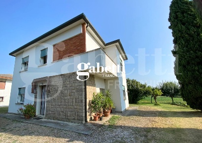 Foto Casa indipendente in Via Cavour 2, Bagnoli di Sopra Centro di 196 m²