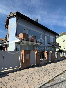 Foto Appartamento in Via VILLADOSE - VIA UMBERTO I 00, Villadose Centro