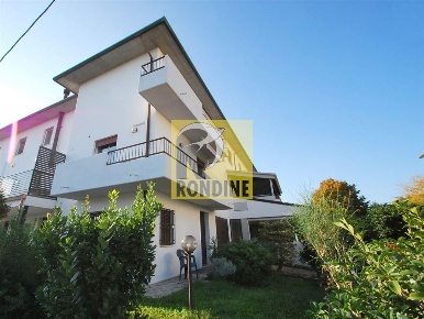 Foto Villa a schiera a Faenza di 155 m² con 6 locali in vendita