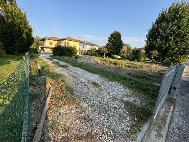 Foto Terreno edificabile a Ravenna di 687 m² in vendita
