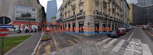 Foto Negozio in Via Cornalia, Milano Melchiorre Gioia di 150 m² in affitto