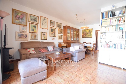 Foto Villa a schiera in VIA DE AMBRIS, Viareggio di 161 m² con 10 locali