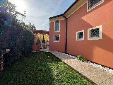 Foto Villa unifamiliare in via Carducci, Camaiore Lido di Camaiore