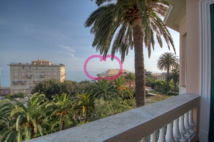 Foto Appartamento in via XXIV Aprile, Varazze Centro di 100 m² con 3 locali