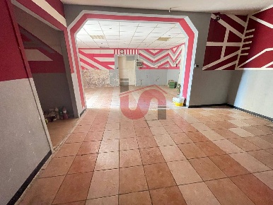 Foto Locale commerciale in Via Ponticelli, Benevento Ponticelli di 100 m²