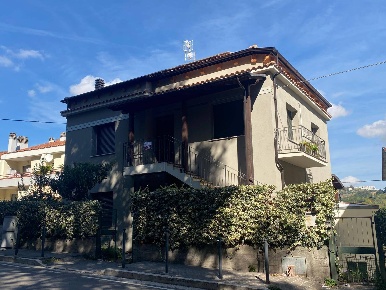 Foto Villa singola in VIALE GIOVANNI BOVIO, Teramo Centro di 200 m²