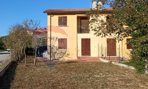 Foto Casa indipendente in Vocabolo Cordaia, Nocera Umbra di 171 m²