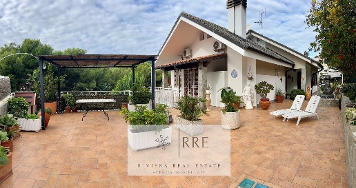 Foto Villa singola in San Damiano, Andora Marina Di Andora di 250 m²