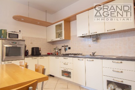 Foto Appartamento in Via Tintoretto, Peschiera del Garda Centro di 116 m²