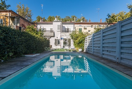 Foto Rustico in Viale Andrea Costa, Imola Centro Storico di 393 m²