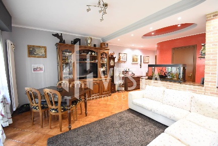 Foto Appartamento in Via Gramsci, Carvico di 120 m² con 4 locali in vendita