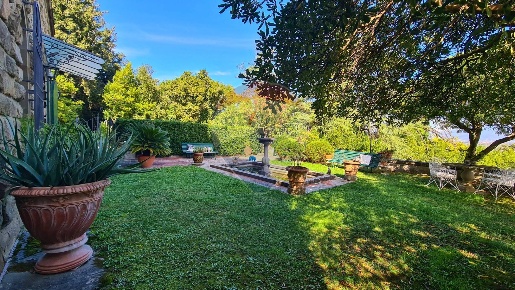 Foto Appartamento in Via Delle Selve, Lastra a Signa Centro di 272 m²