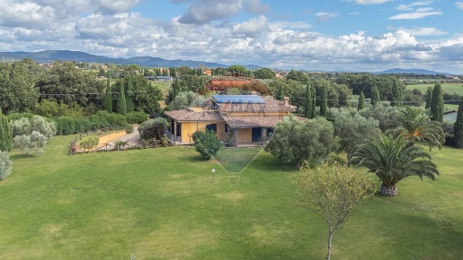 Foto Villa singola in Strada Ghiacciuolo, Montalto di Castro di 300 m²