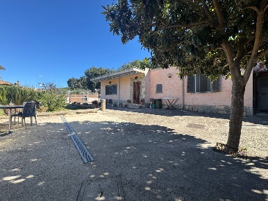 Foto Casa indipendente in via della Fonte, Monterotondo di 160 m²