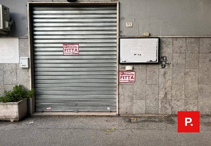 Foto Locale commerciale in via ferrarecce, Caserta Lincoln di 35 m²