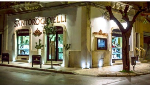 Foto Locale commerciale in santa maria in campitelli, Grottaglie di 160 m²