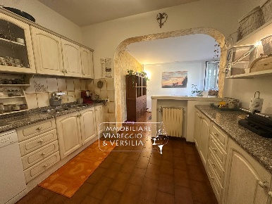 Foto Villa a schiera in via de Ambris, Viareggio di 140 m² con 7 locali