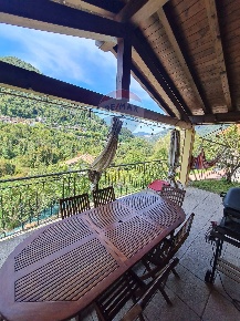 Foto Appartamento in Viale Rimambranze, Schignano Occagno di 79 m²